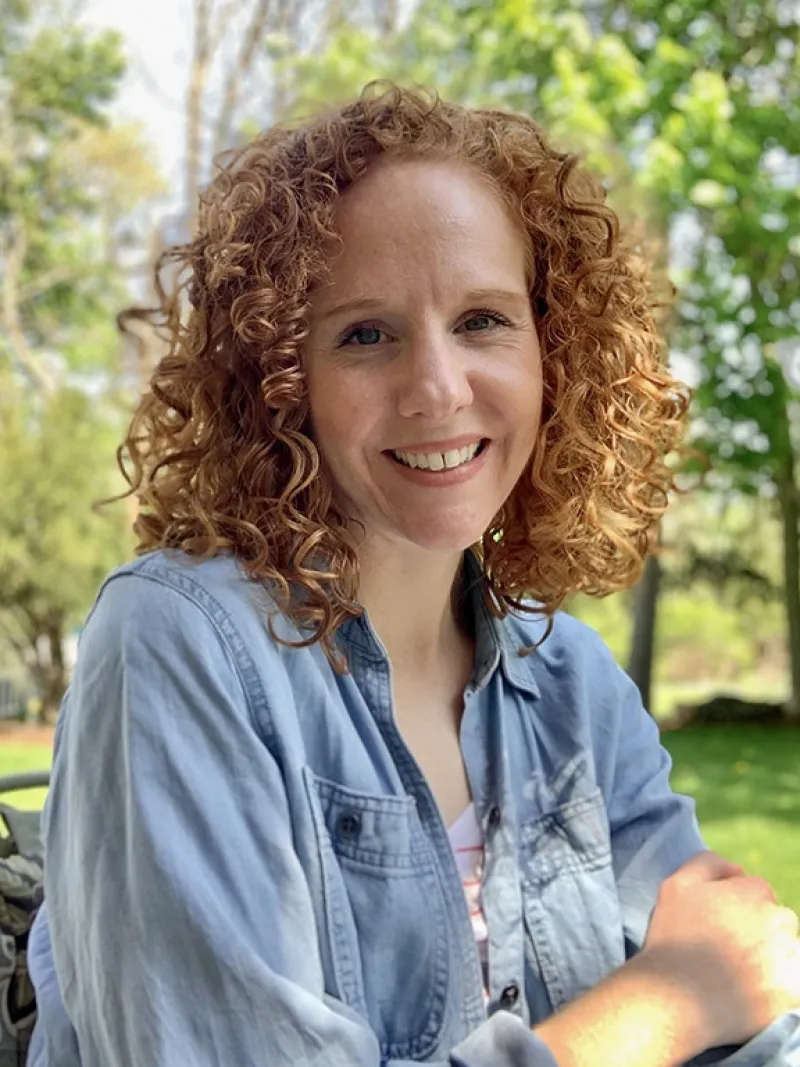 Alyse Collins headshot